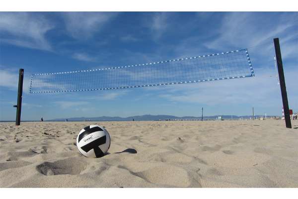 Play Beach Volleyball